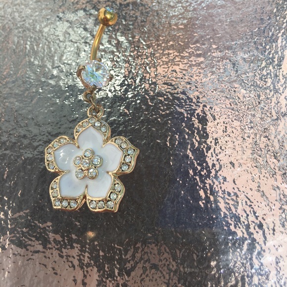 Belly button ring - Picture 2 of 3